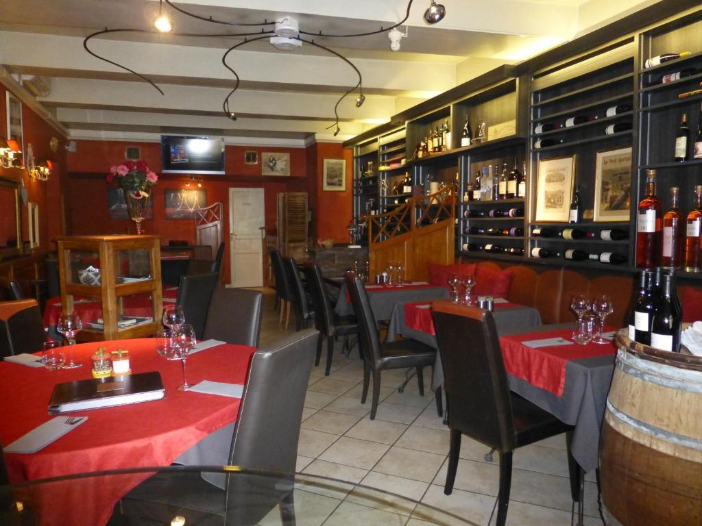 Отель Le Vieux Bistrot Кабриер-д'Авиньон Экстерьер фото
